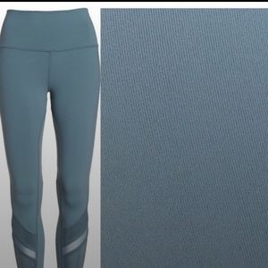 Alo Leggings size L Sage green/gray